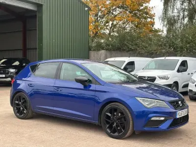 Begagnad Seat Leon FR 125 HK (91 kW) 2018 Blå Halvkombi