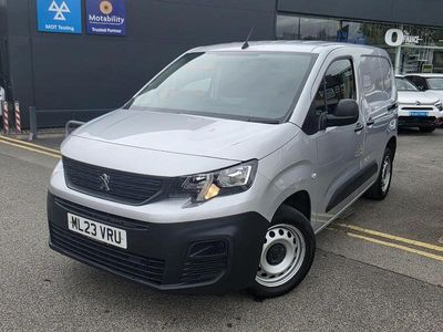 Second-hand Peugeot Partner Premium 102 CP (75 kW) 2023 Gri Monovolum
