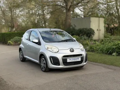 Usado Citroën C1 VTR Sport 68 CV (50 kW) 2012 Gris Utilitario