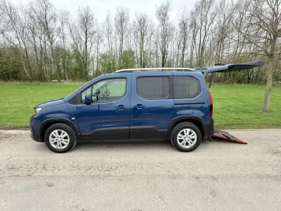 Used Peugeot Rifter Allure Premium 100 HP (73 kW) 2021 Blue MPV