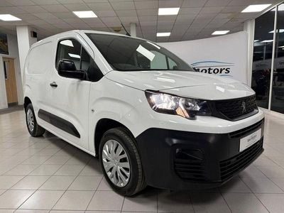 White Used 2021 Peugeot Partner Premium MPV | £10,990 (Fair price)
