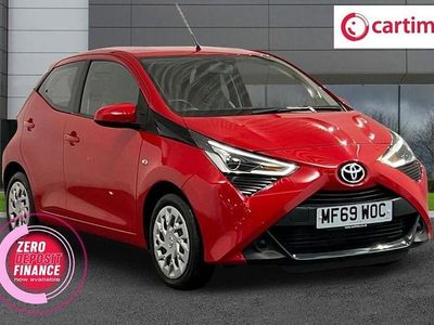 Begagnad Toyota Aygo X-play 71 HK (52 kW) 2019 Röd Halvkombi