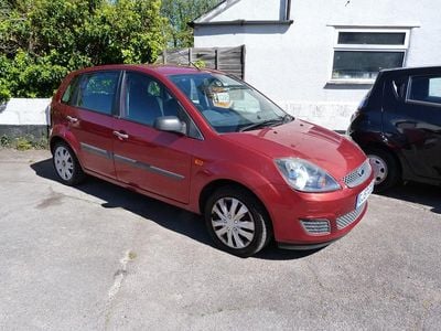 Begagnad Ford Fiesta Style 80 HK (58 kW) 2007 Röd Halvkombi
