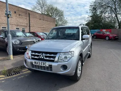 Usado Mitsubishi Shogun 197 HP (144 kW) 2013 Prateado SUV