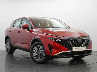Used Nissan Qashqai Acenta Premium 155 HP (114 kW) 2025 Red SUV