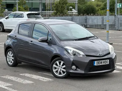 Used Toyota Yaris Plus 101 HP (74 kW) 2014 Grey Hatchback