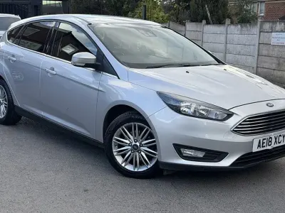 Używany Ford Focus Zetec 125 KM (91 kW) 2018 Srebrny Hatchback