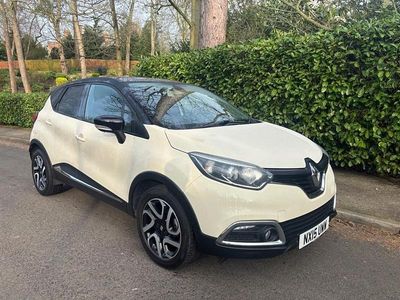 Used Renault Captur Dynamique 90 HP (66 kW) 2015 Cream/black SUV
