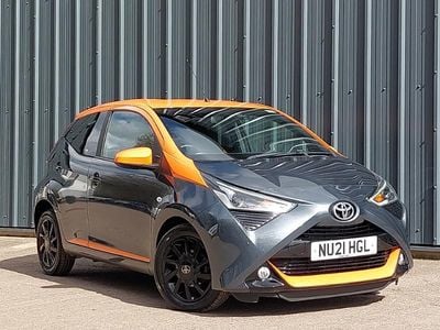Usado Toyota Aygo Edition 72 HP (52 kW) 2021 Cinzento Citadino