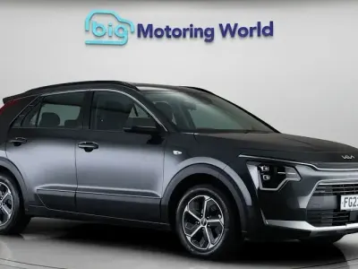 Używany Kia Niro 141 KM (103 kW) 2023 Szary SUV