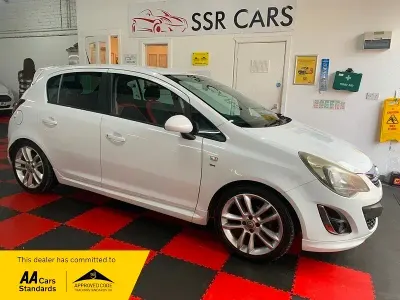 Used Vauxhall Corsa SRi 100 HP (73 kW) 2012 White Hatchback