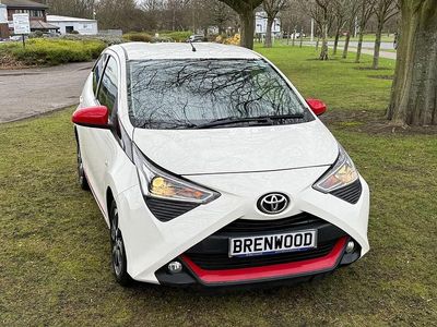 Used Toyota Aygo Trend 71 HP (52 kW) 2019 White Hatchback