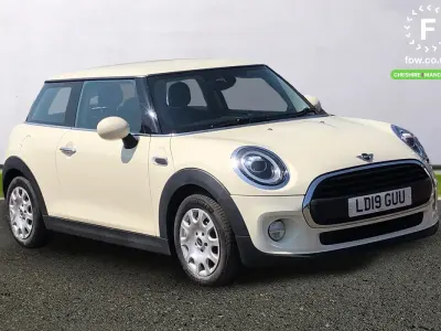 Used Mini ONE Classic 102 HP (75 kW) 2019 White Hatchback