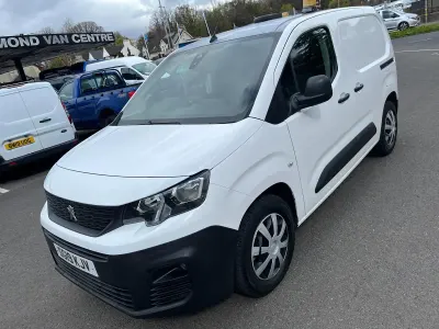 Used Peugeot Partner S 2019 Blue MPV