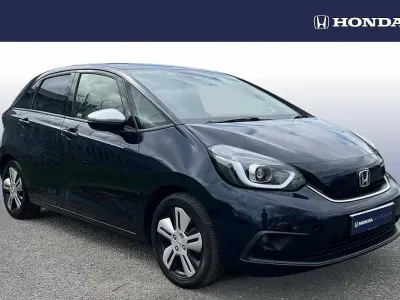 Begagnad Honda Jazz Hybrid 109 HK (80 kW) 2021 Blå Halvkombi