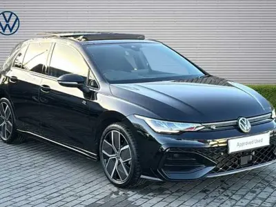 Second-hand VW Golf VIII R-line 150 CP (110 kW) 2025 Negru Hatchback