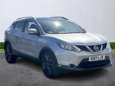 Używany Nissan Qashqai Tekna 130 KM (95 kW) 2017 Srebrny SUV