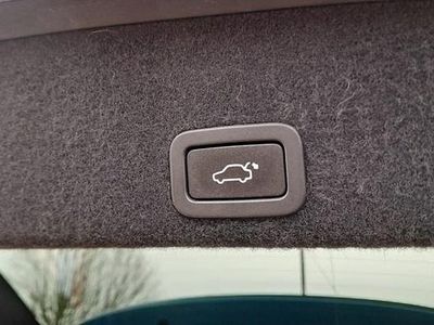 Used Volvo XC60 R-Design 190 HP (139 kW) 2017 Blue SUV