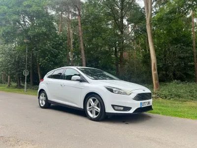 Used Ford Focus Zetec 125 HP (91 kW) 2017 White Hatchback