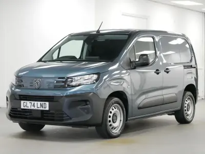 Used Peugeot Partner 100 HP (73 kW) 2024 Blue MPV