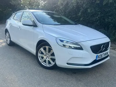 Used Volvo V40 Inscription 150 HP (110 kW) 2018 White Hatchback