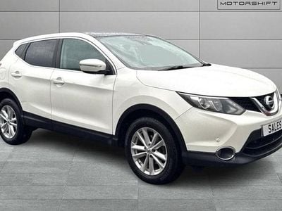 Used Nissan Qashqai Acenta Premium 110 HP (80 kW) 2014 White SUV