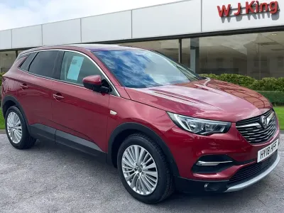 Używany Vauxhall Grandland X S 130 KM (95 kW) 2018 Czerwony SUV