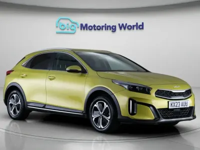 Usado Kia XCeed 141 HP (103 kW) 2023 Amarelo SUV