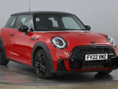 Used Mini Cooper Hatch 134 HP (98 kW) 2022 Red Hatchback