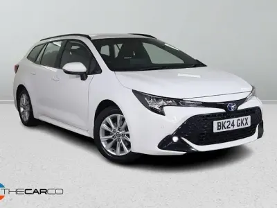 Used Toyota Corolla 140 HP (102 kW) 2024 White Estate