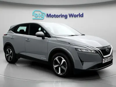 Używany Nissan Qashqai Acenta Premium 188 KM (138 kW) 2022 Szary SUV