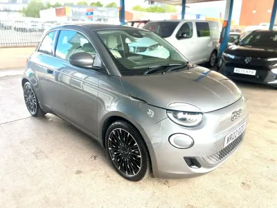 Gebraucht Fiat 500e La Prima 86 kW (118 PS) 2022 Grau Kleinwagen