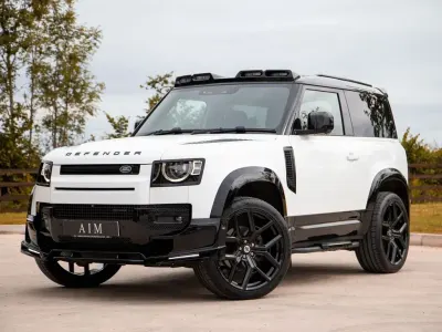 Used Land Rover Defender SE Dynamic 250 HP (183 kW) 2023 White SUV