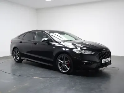 Usado Ford Mondeo ST-Line 150 CV (110 kW) 2021 Negro Utilitario
