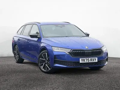 Używany Skoda Octavia SportLine 110 KM (80 kW) 2025 Niebieski Kombi