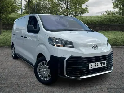 Used Toyota Proace 120 HP (88 kW) 2024 White MPV