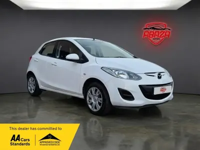 Used Mazda 2 2011 White Hatchback