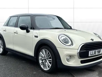 Used Mini Cooper Hatch 136 HP (100 kW) 2018 White Hatchback