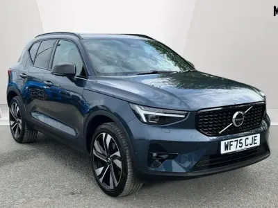 Usado Volvo XC40 Ultra 163 CV (119 kW) 2025 Azul SUV