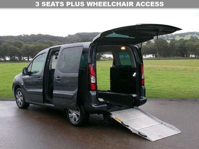 Used Citroën Berlingo Feel 100 HP (73 kW) 2018 Grey MPV