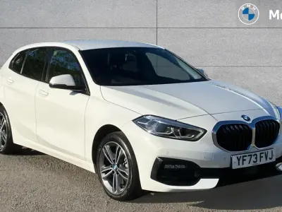 Używany BMW 118 Sport Line 136 KM (100 kW) 2023 Biały Hatchback