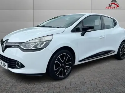 Used Renault Clio Dynamique 75 HP (55 kW) 2014 White Hatchback