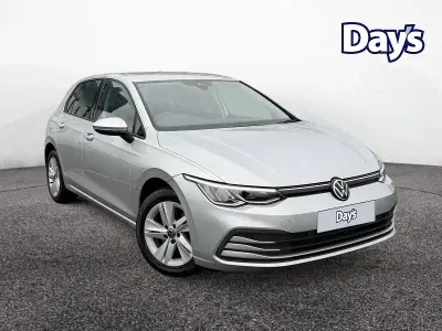 Używany VW Golf VIII Life 115 KM (84 kW) 2022 Srebrny Hatchback