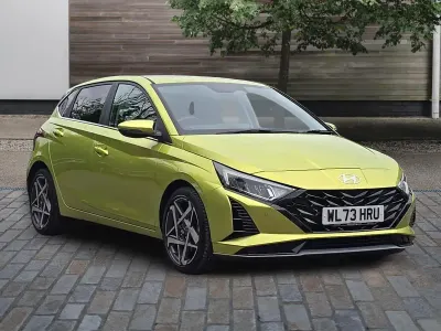 Used Hyundai i20 Ultimate 90 HP (66 kW) 2024 Yellow Hatchback