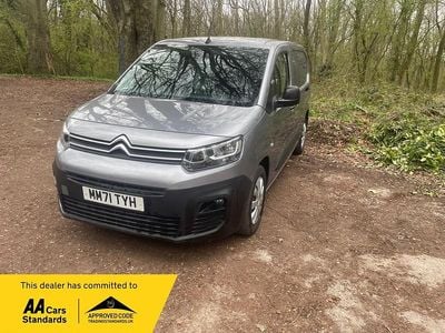 Used Citroën Berlingo 100 HP (73 kW) 2021 Grey MPV