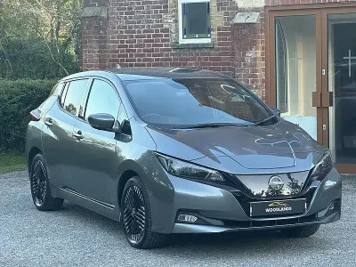 Käytetty Nissan Leaf Tekna 110 kW (150 HP) 2022 Harmaa Viistoperä