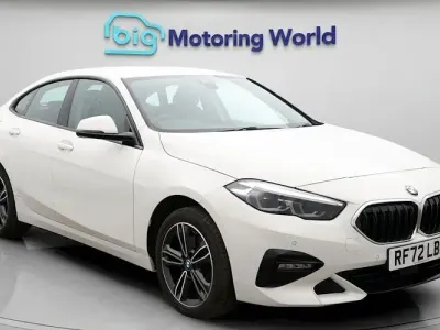 Begagnad BMW 218 Sport Line 136 HK (100 kW) 2023 Vit Sportkupé