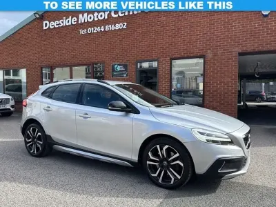 Used Volvo V40 CC Pro 152 HP (111 kW) 2019 Estate