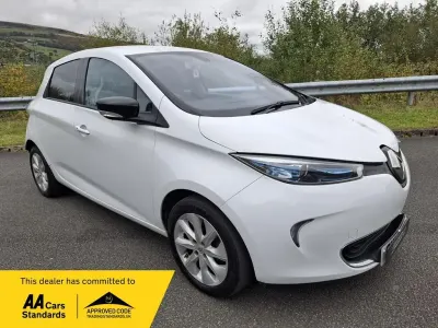 Used Renault Zoe Dynamique 64 kW (88 HP) 2016 White Hatchback