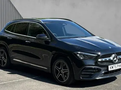 Usado Mercedes GLA200 Executive 163 HP (119 kW) 2025 Preto SUV